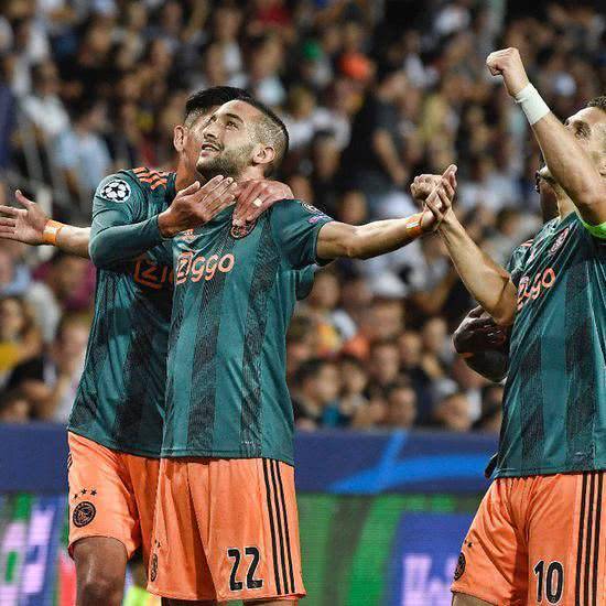 整阵容的巴 整阵容的巴